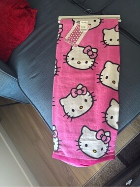 New HELLO KITTY pink towel